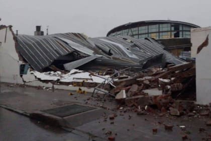 Así quedó el Club Bahiense del Norte debido a las fortísimas ráfagas de viento
