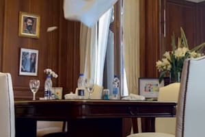 Así quedó el despacho de la vicepresidenta, Cristina Kirchner, luego de se atacado a piedrazos durante una manifestación contra el FMI en las inmediaciones del Congreso de la Nación