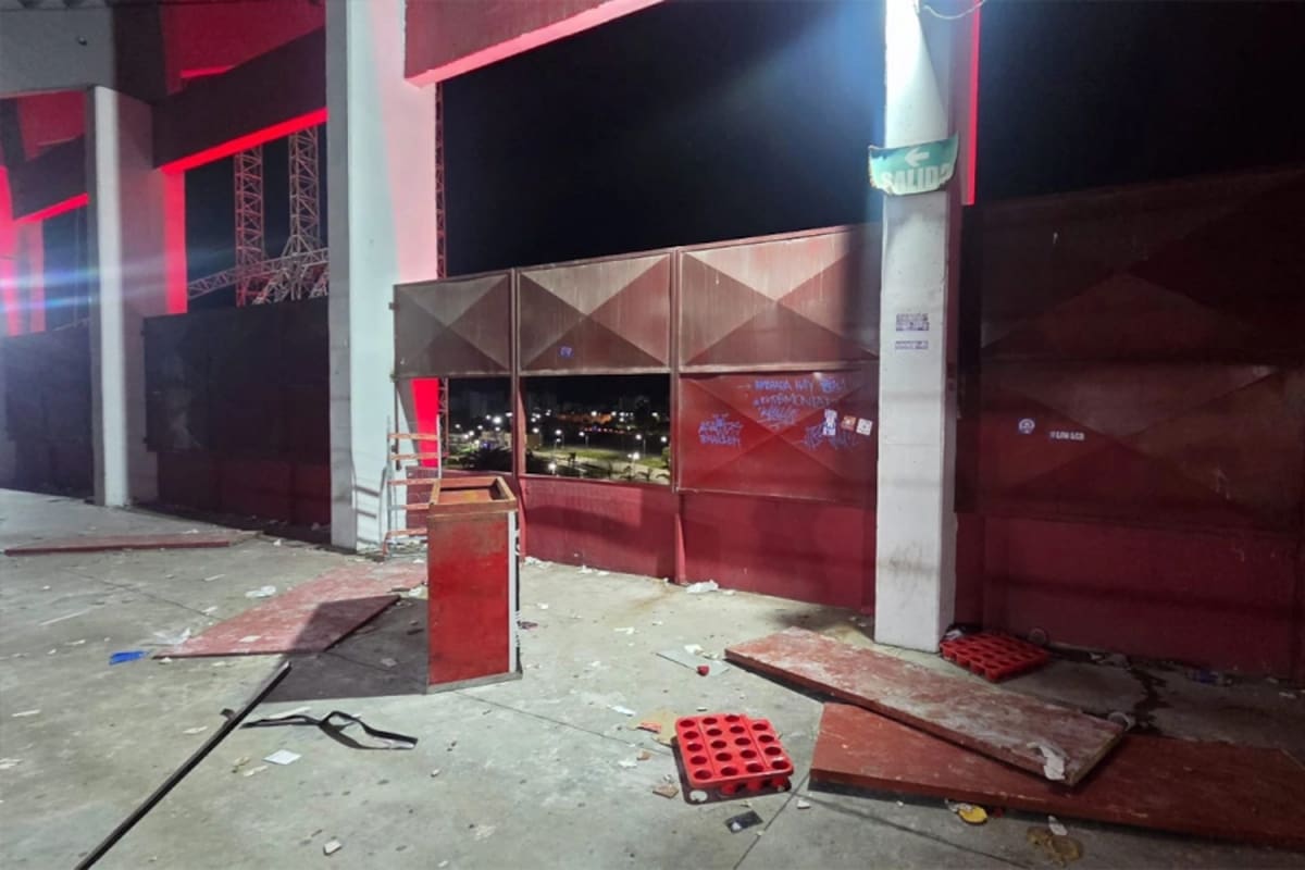 Así quedó el estadio de Independiente tars los incidentes en el partido ante la U de Chile