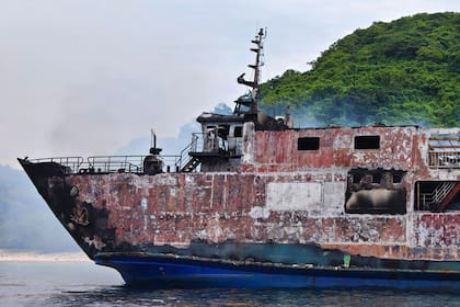 Así quedó el ferry tras el incendio