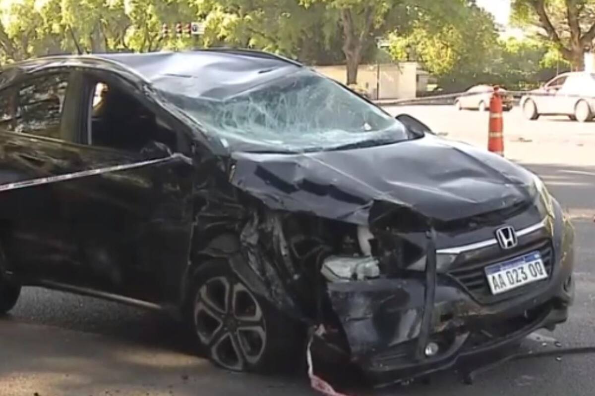 Así quedó el Honda sobre Avenida Libertador, en frente al Hipódromo de Palermo