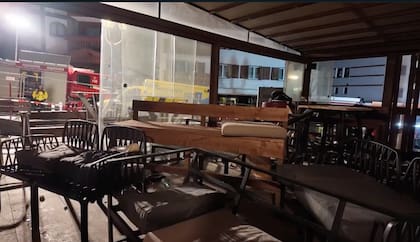 Así quedó el interior del bar luego del incedio