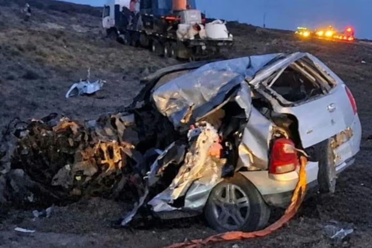 Así quedó el Volkswagen Gol en el que iban los dos hermanos que murieron en la ruta 3