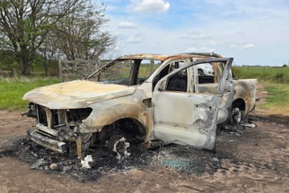 Así quedó la camioneta del productor agropecuario asaltado el fin de semana
