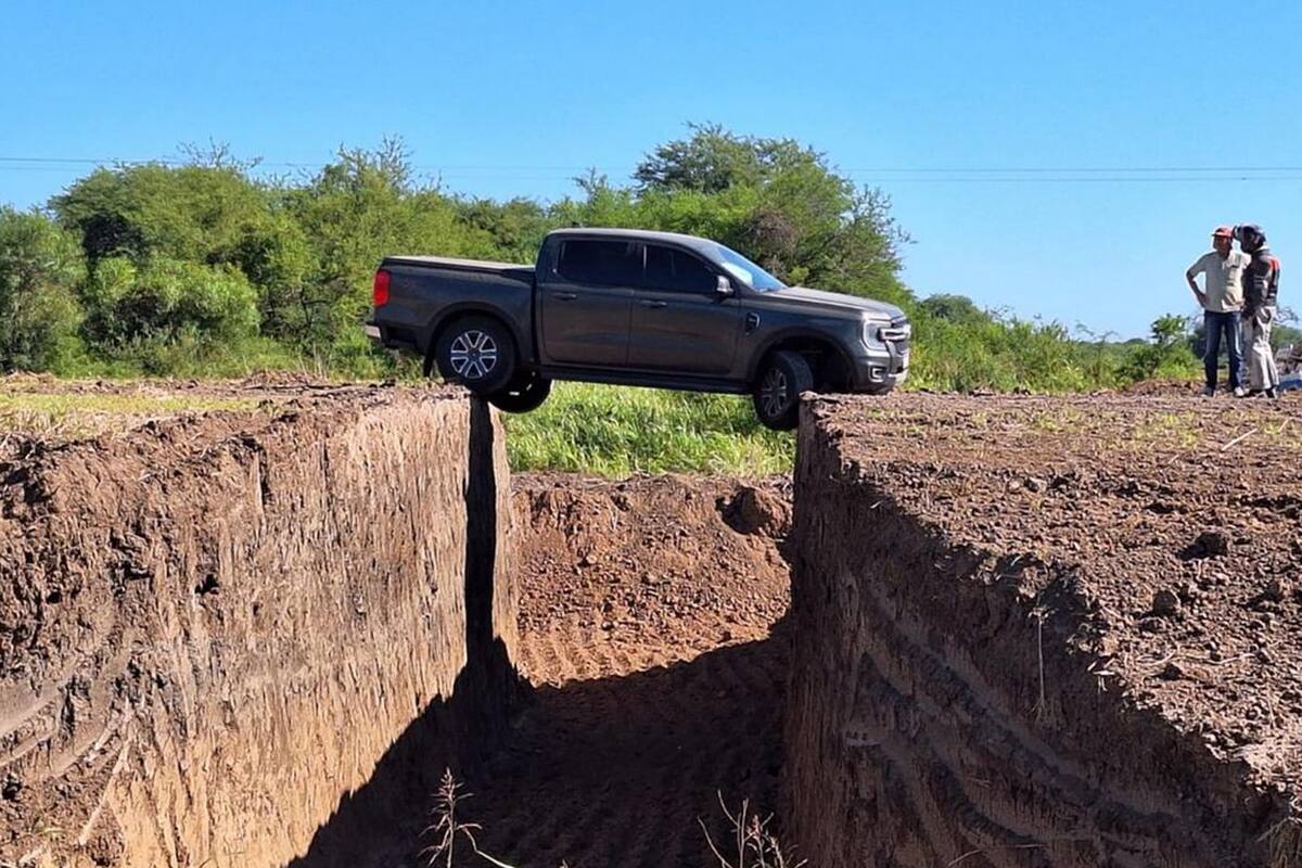 Así quedó la camioneta que circulaba por la ruta provincial 39