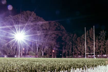 Así quedó la cancha de césped artificial de Francesa