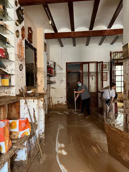 Así quedó la casa de unos de los vecinos del municipio de Paiporta (Foto: Adrián Sánchez Fuertes)
