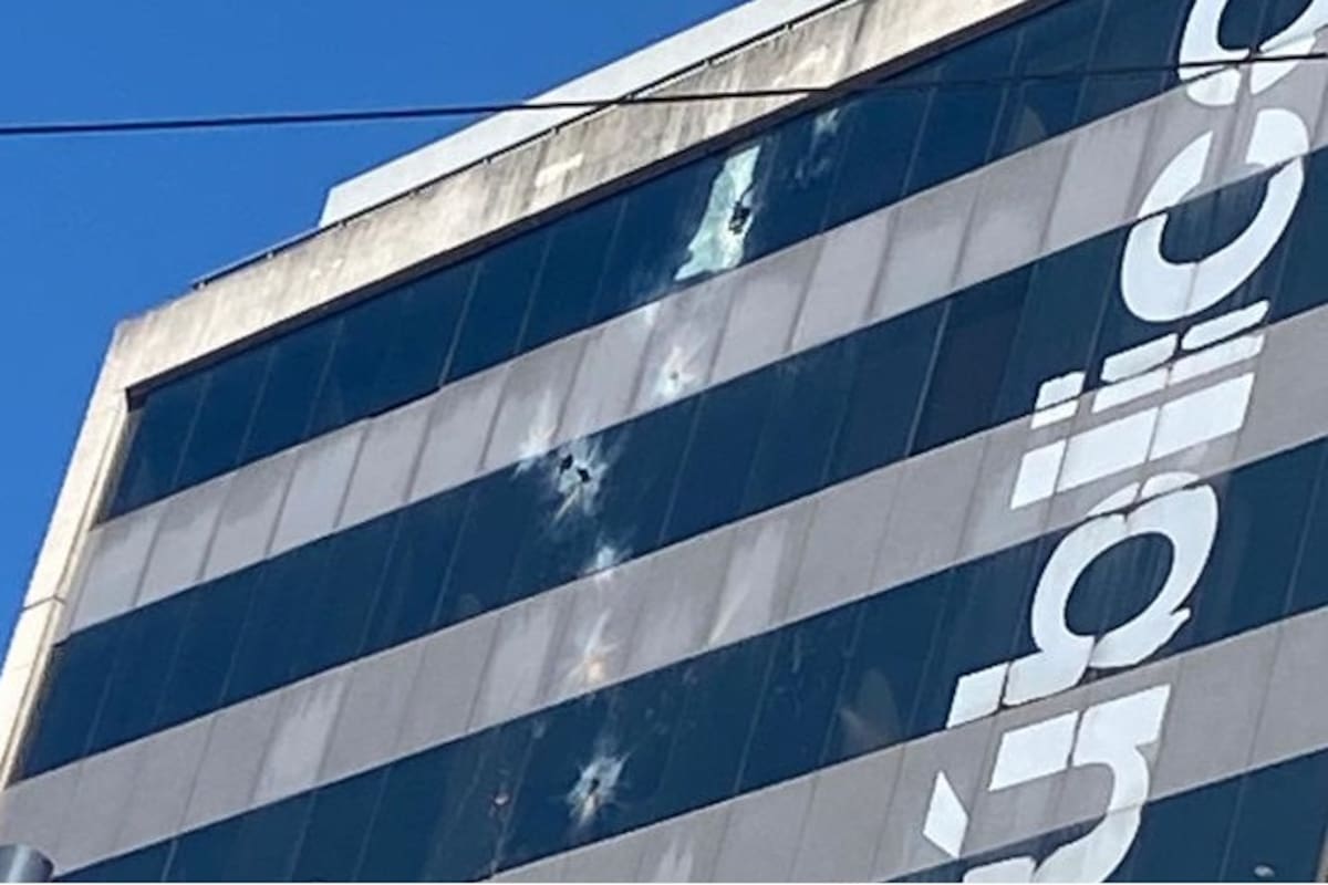 Así quedó la fachada de la sede del MPF afectada