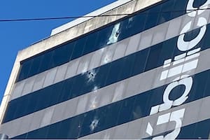 Así quedó la fachada de la sede del MPF afectada