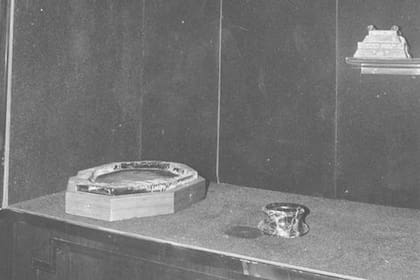 Así quedó la vitrina después del robo de la copa Jules Rimet, en la sede de la Confederación Brasileña de Fútbol