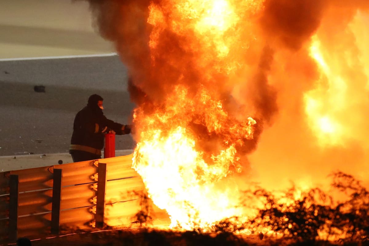 Así salía Grosjean de la feroz explosión de su auto