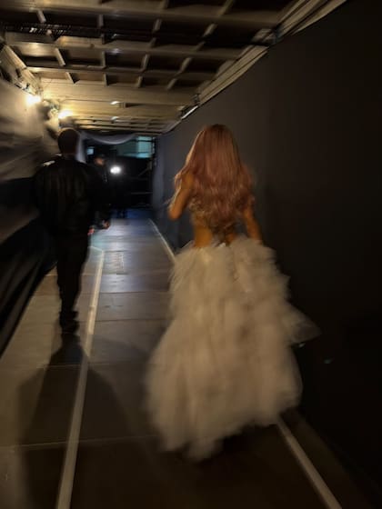 Así se dirigía Tini al escenario para cantar con Lali