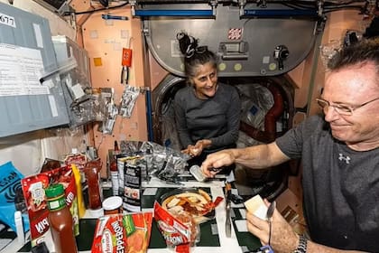 Así se encuentran los astronautas después de 153 días varados en el espacio exterior