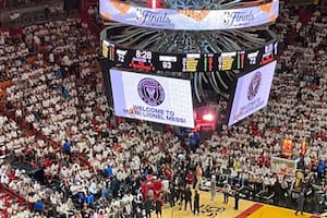 Así se le dio la bienvenida a Lionel Messi a Miami, durante el tercer partido de la final de la NBA entre Heat y Denver Nuggets, que ganó y pasó al frente en la serie.