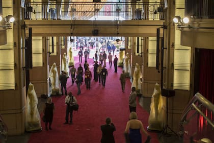 La puerta de acceso al Dolby Theatre, la casa del Oscar, que volverá a ser este año el escenario de la máxima fiesta de la industria del cine