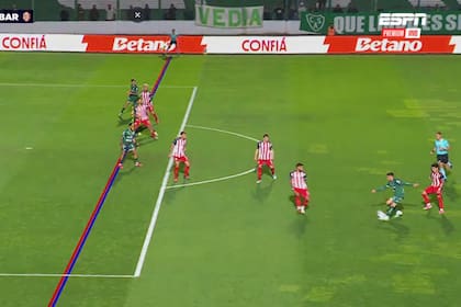 Así se trazan hoy las líneas en el fútbol argentino: imágenes lejanas, partes del cuerpo difíciles de distinguir y muchas dudas