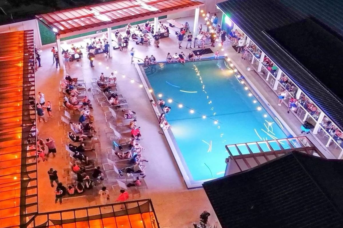Así se ve el Cabana Live, el salón de fiestas donde un joven abrió fuego contra los invitados