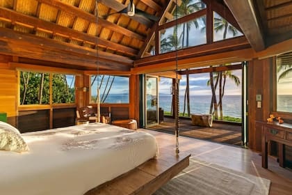 Así se ve el dormitorio de la propiedad que vende Jim Carrey a US$35 millones