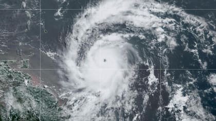 Así se ve el Huracán Beryl desde los satélites del Centro Nacional de Huracanes de EE.UU. (NHC, por sus siglas en inglés)
