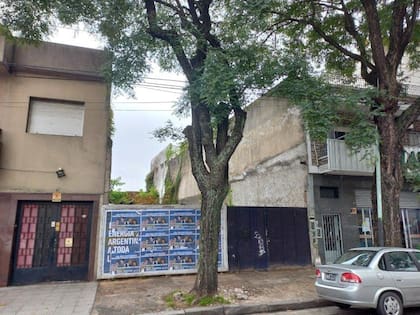 Así se ve el terreno baldío ubicada en Avenida Brasil 3219 , Parque Patricios, que se subastará en septiembre