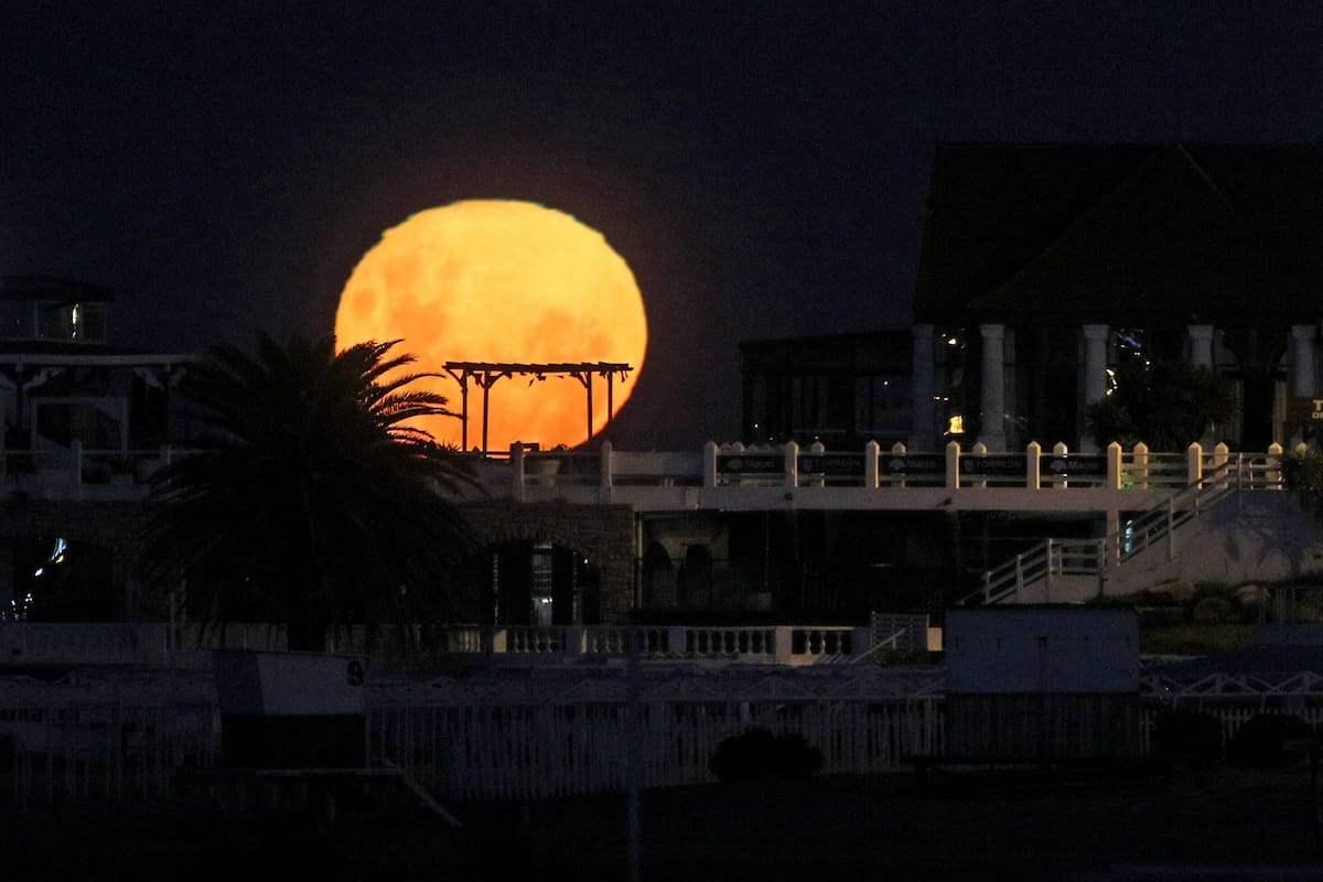 Así se ve la última superluna del 2020 en Mar del Plata