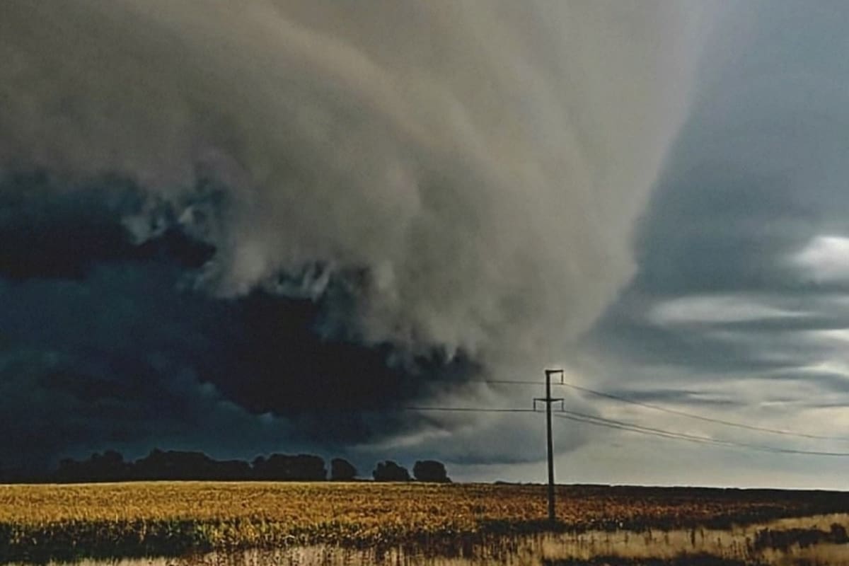 Así se veía el avance del temporal en la zona de Azul
