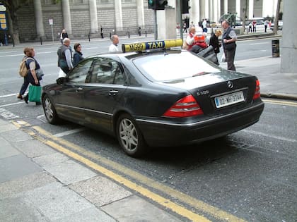 Así se veía el Mercedes-Benz cuando estaba registrado como un taxi