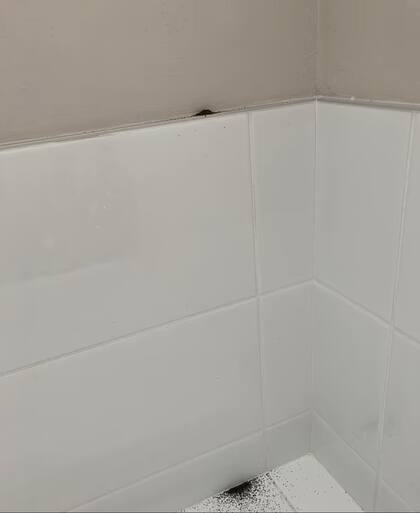 Así se veía el polvo en los diferentes rincones del baño