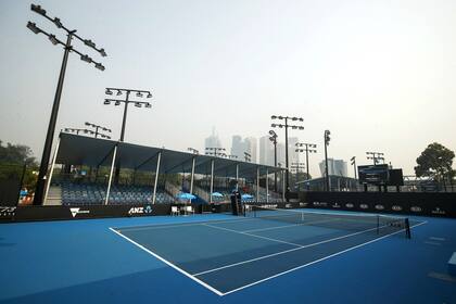 Así se veían las canchas de clasificación del Australian Open en la mañana del martes en Melbourne