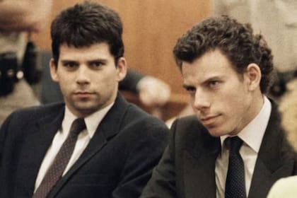 Así se veían los hermanos Menéndez durante el juicio real en California