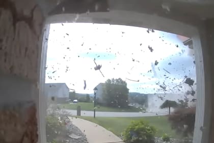 Así se vio la explosión en una casa de Pensilvania desde la cámara de una vivienda