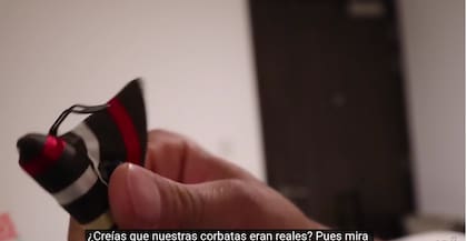 Así son las corbatas de los azafatos