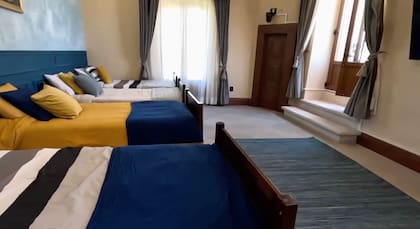 Así son las habitaciones que compartirán Los 50 en Telemundo