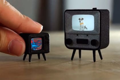 Así son los minúsculos televisores TinyTV