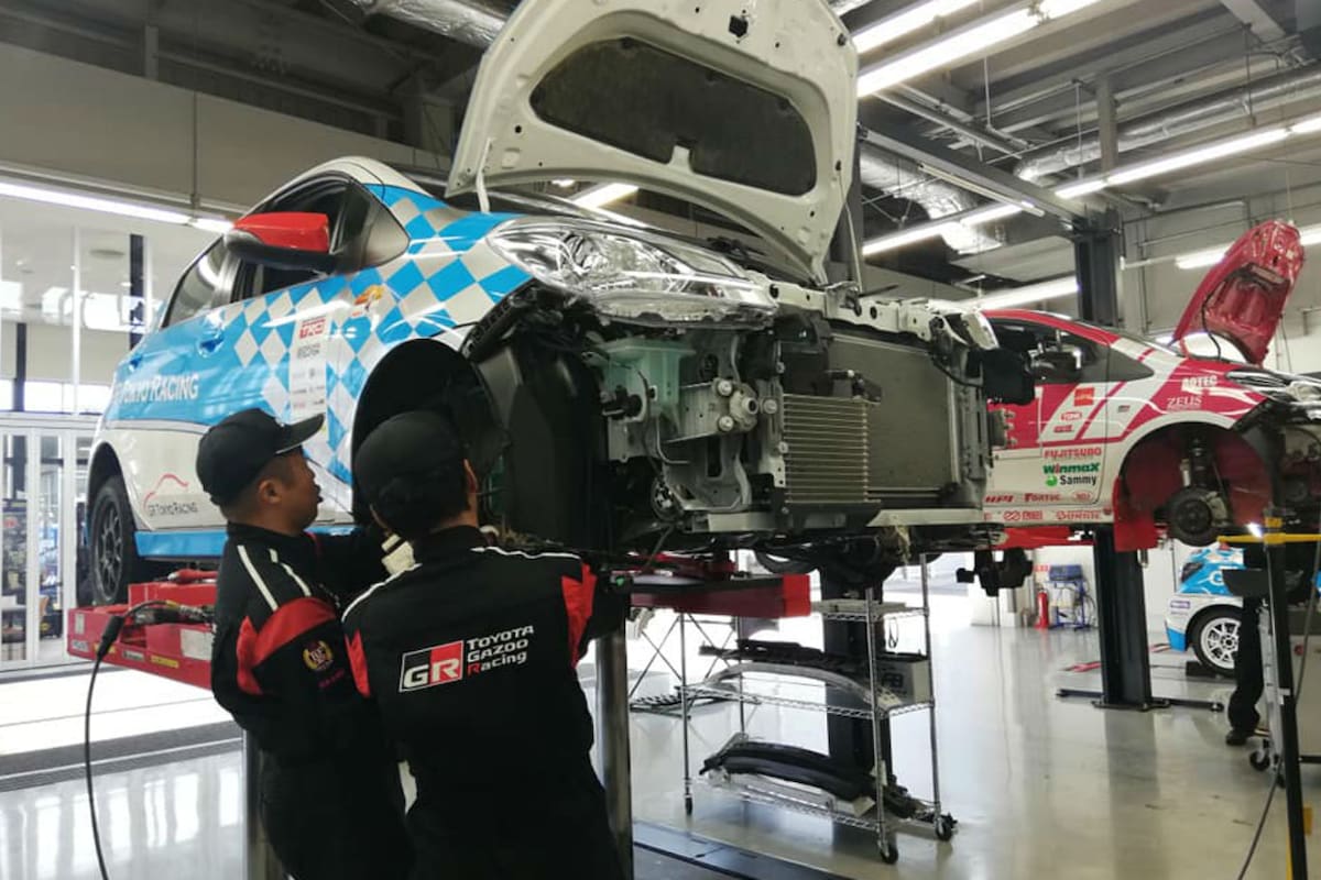 Así trabajan en el GR Garage de Mitaka, en las afueras de Tokio