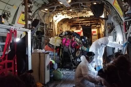 Así viajaron los argentinos repatriados desde Perú en los aviones Hércules