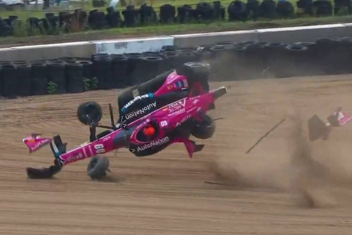 Así voló por los aires el auto del francés Simon Pagenaud en Mid-Ohio