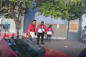 Asistencia a niño en una guardería de Barrio General Paz
