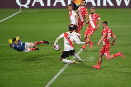 Asistencia de Braian Romero para Matías Suárez; así fue la fórmula del gol de River ante Argentinos, por la Copa Libertadores, pero Gallardo cuenta con más alternativas