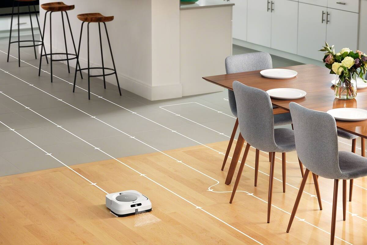 Aspiradoras robot (como la de la foto), sistemas para tener cobertura wi-fi en toda la casa y la máquina que cocina sola son algunos de los dispositivos que se consiguen en la Argentina y que pueden hacerte más fáciles la vida y el teletrabajo durante el aislamiento; es posible adquirirlos por inter