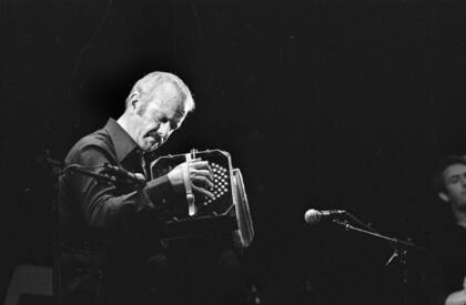 Astor Pantaleón Piazzolla jamás claudicó a sus modos creativos, a pesar de la resistencia de sectores tradicionalistas que no aprobaban lo rupturista de su obra