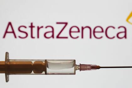 AstraZeneca anunció el martes una "pausa" en los ensayos clínicos de su vacuna contra el coronavirus.