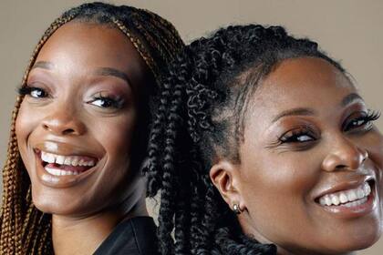 Astrid Madimba y Chinny Ukata.