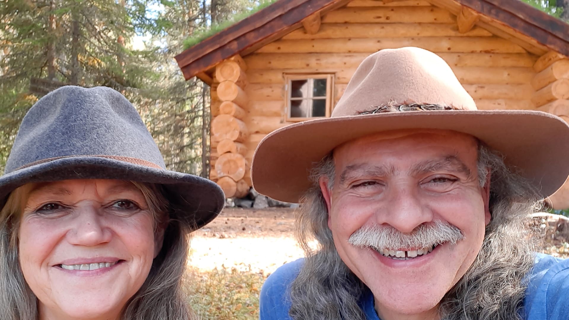 Astrid y Alejandro, y un paseo por el bosque sueco