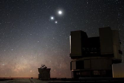 Los amantes de la astronomía podrán apreciar desde el sábado 9 hasta el martes 12 de enero la triple conjunción entre Júpiter, Saturno y Mercurio