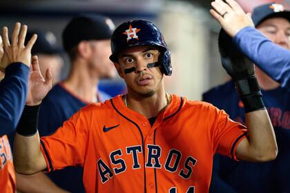 Astros anotan carrera decisiva con un pitcheo descontrolado y superan 3-2 a Angelinos en 10 innings