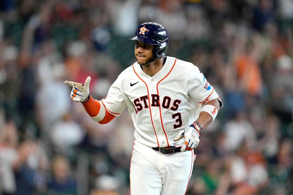 Astros superan nueve a dos a Cerveceros tras jonrones de Christian Walker y Jeremy Peña