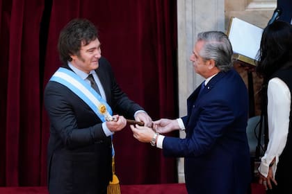 Asunción de Javier Milei como presidente de la NaciónJavier Milei y Alberto Fernández
