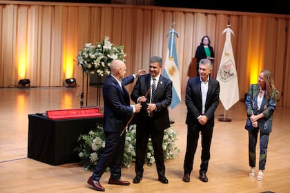 Asunción de Jorge Macri como Jefe de Gobierno, junto a Horacio Rodríguez Larreta y Mauricio Macri
