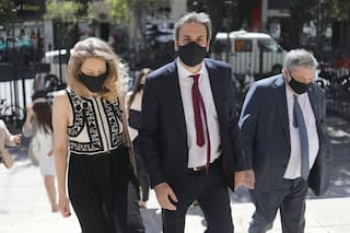 Santilli y Gollán preparan los papeles que le pide la Justicia para demostrar su domicilio bonaerense